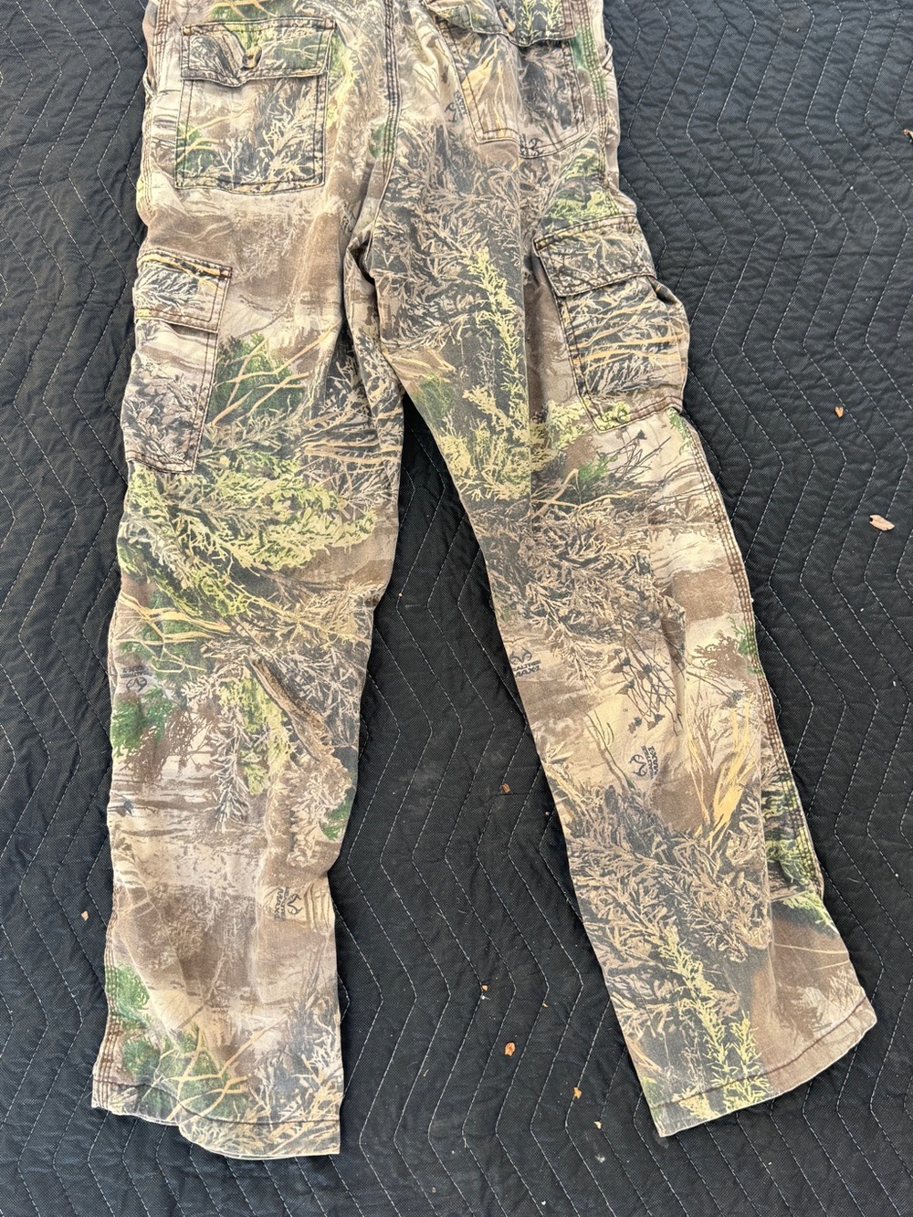 Men's Rustic Ridge Camouflage Cargo Pants - Green/Brown
